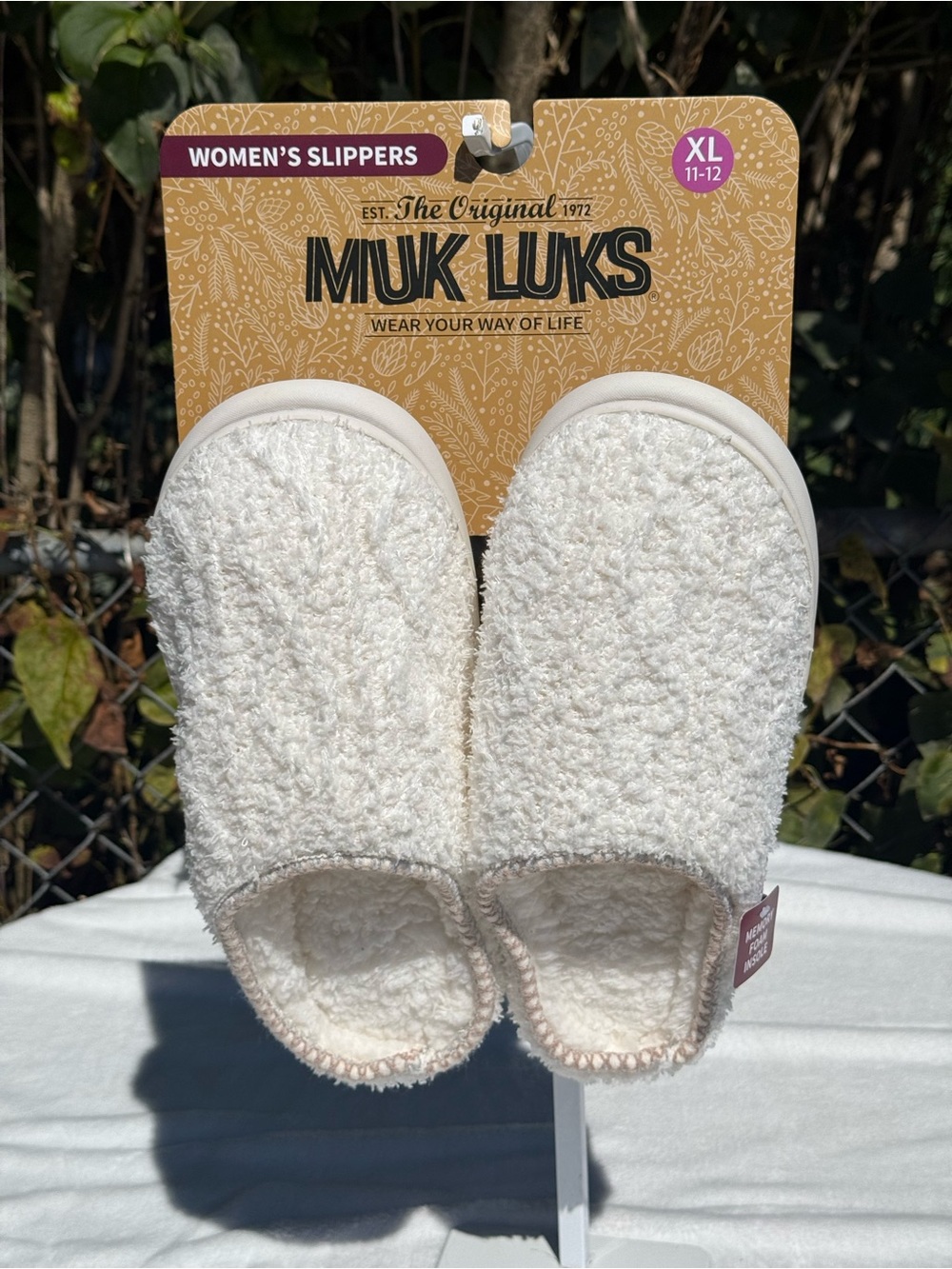 Muk Luks Women's Cream Plush Slippers - XL/11-12